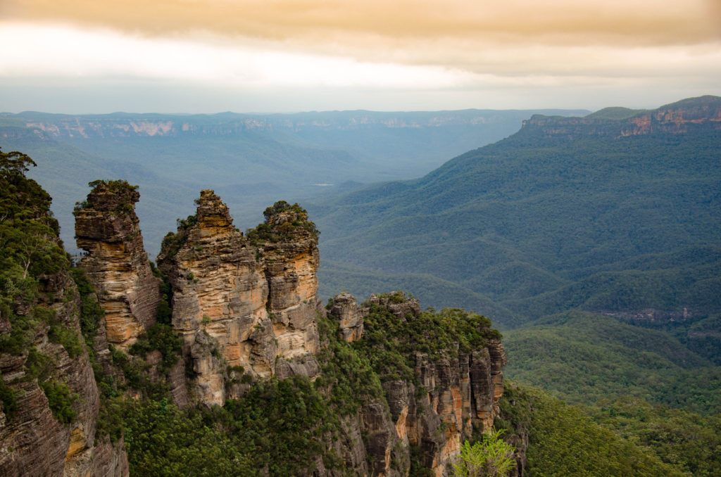 clara-wolff_blue-mountains_2017_three-sisters